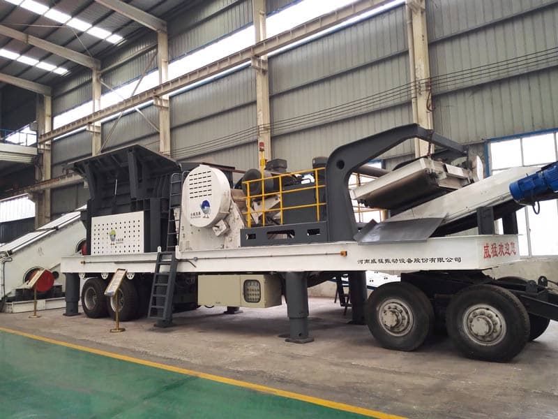 Tyre type Mobile Stone crushing plant for waste recycling
